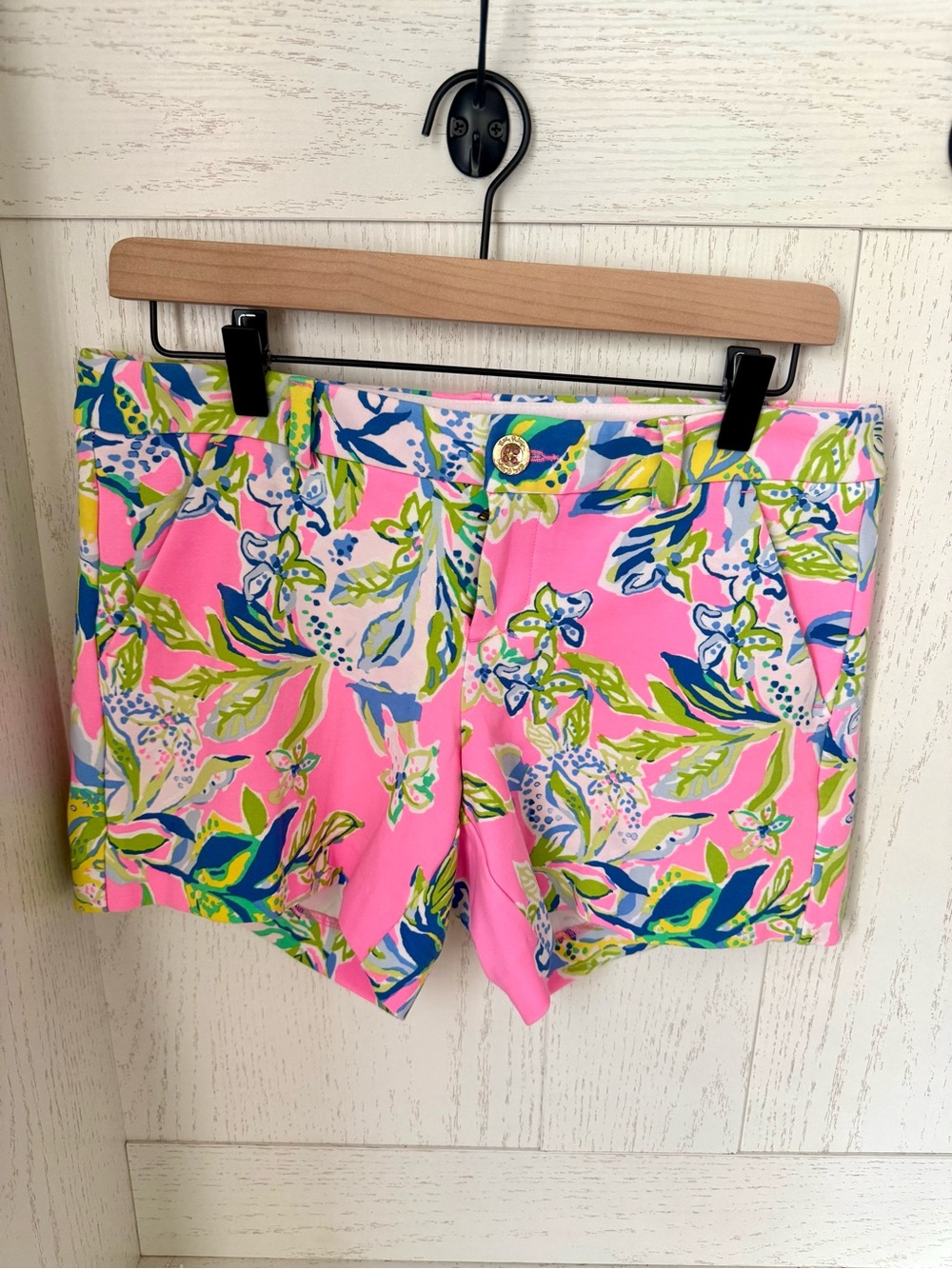 Lilly Pulitzer Callahan shorts size 4 squeeze the day print 4.5 inch inseam